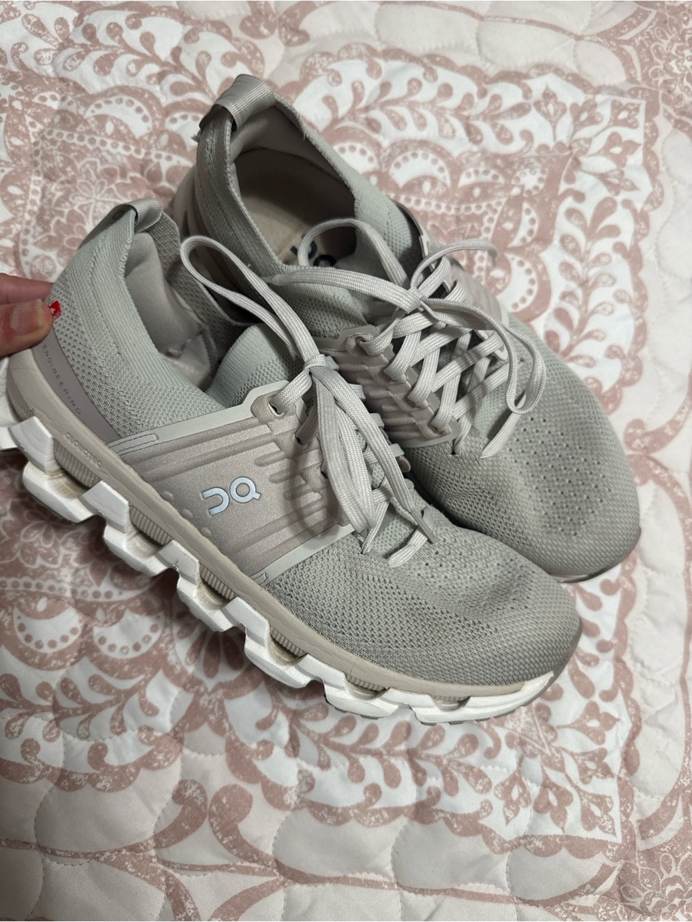 On Cloudswift Women's Lightweight Gray Knit Sneakers